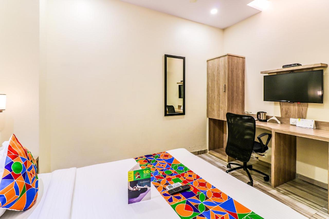 Fabhotel Aksa International - Nr Mumbai International Airport Екстериор снимка